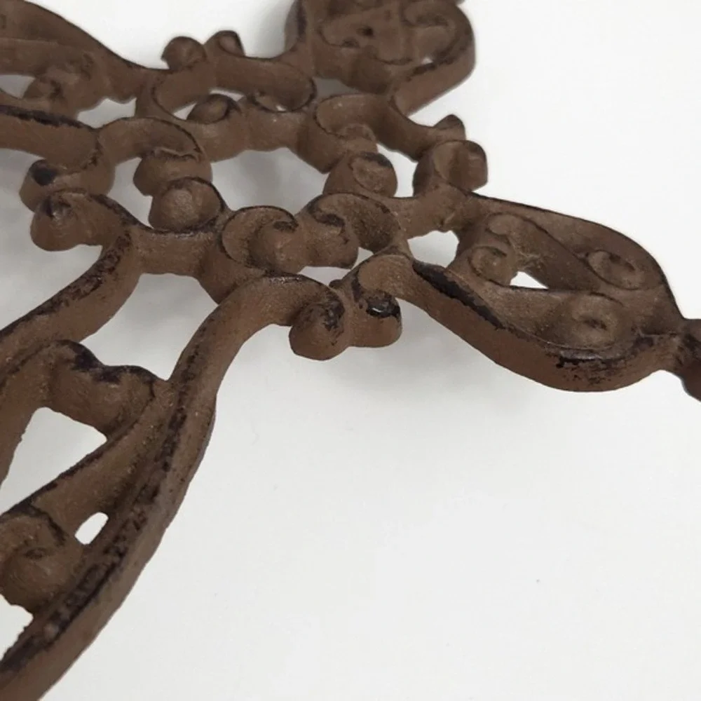 Cast Iron Brown Rusted Metal Scalloped Hearts Christian Cross Rustic Wall Art‎